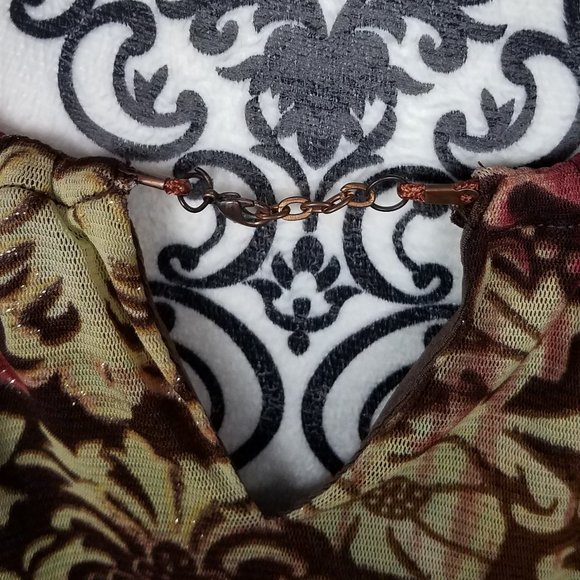 💖💖2 FOR $20💖💖 E BY ECI SLEEVELESS BEADED BURGUNDY & SAGE TOP (M) - Picture 7 of 9